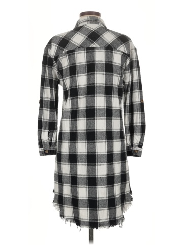 Dizzy Lizzy 3/4 Sleeve Button-Down Shirt (view 2)