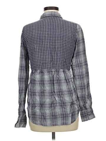 Maurices Long Sleeve Button-Down Shirt (view 2)