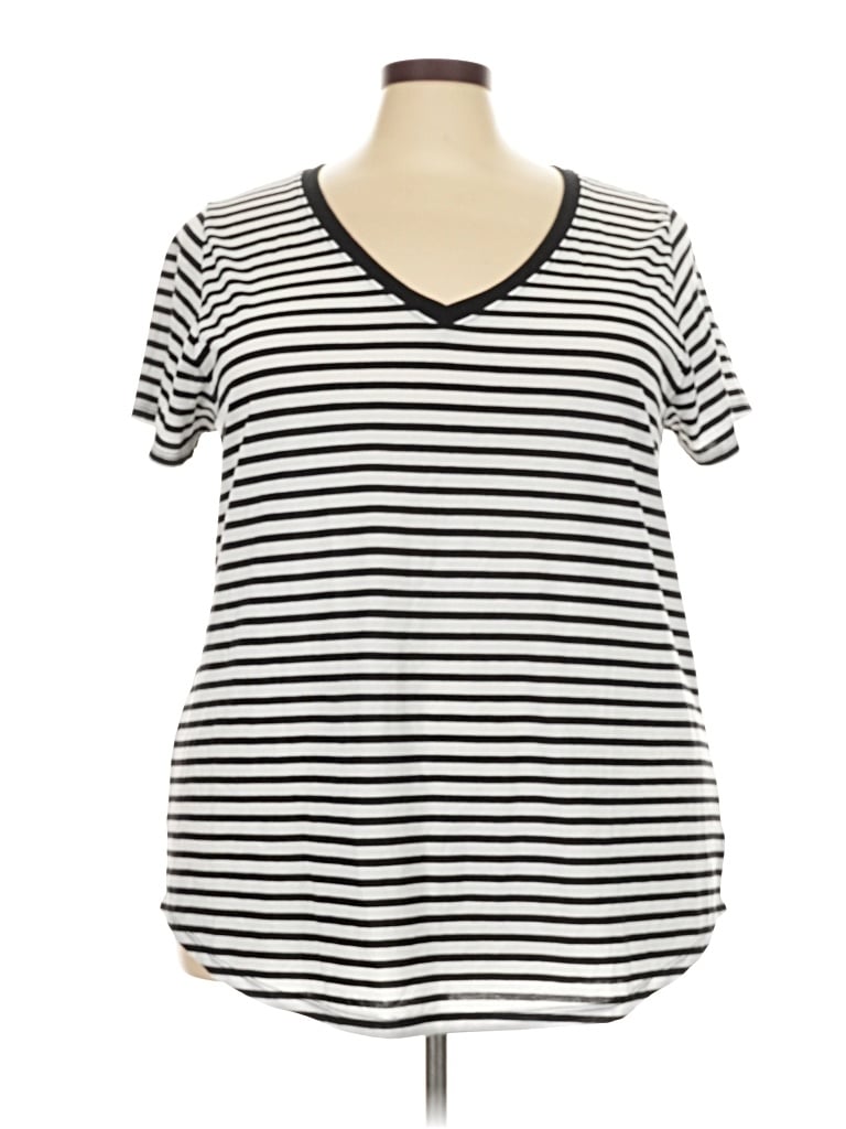 Pre-owned Torrid Short Sleeve T-shirt In Ivory