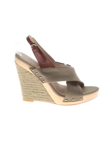 Levity Wedges (view 1)