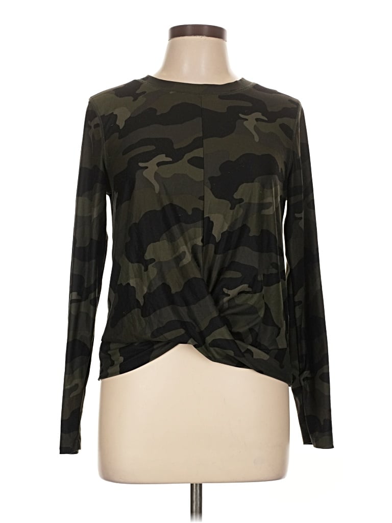 Pre-owned Active By Old Navy Long Sleeve Top Black Camo Pattern Keyhole Neckline Tops