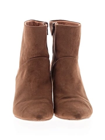 Universal Thread Boots (view 2)