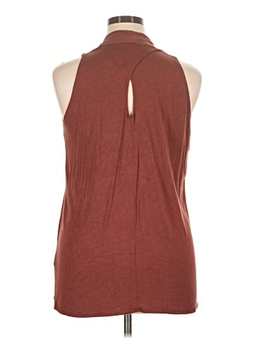 Amour Vert Sleeveless Blouse (view 2)