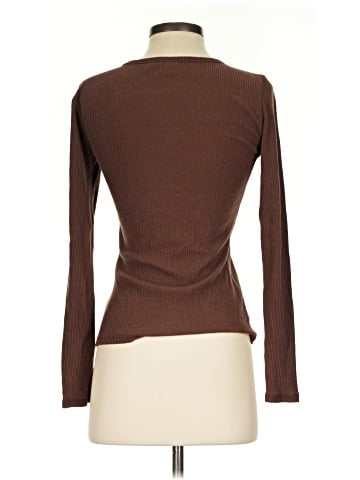 Old Navy Long Sleeve T-Shirt (view 2)