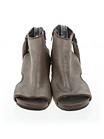 otBt Sandals (view 2)