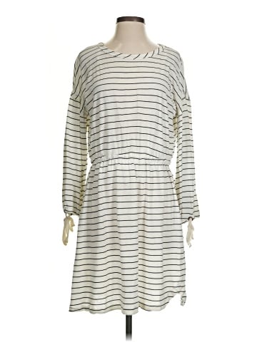 Betsey's Boutique Shop Casual Dress (view 1)