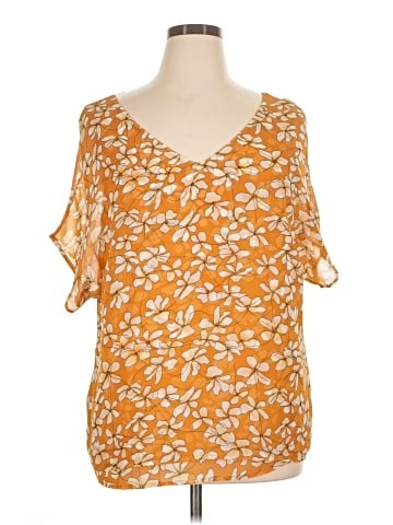CAbi Short Sleeve Blouse (view 1)