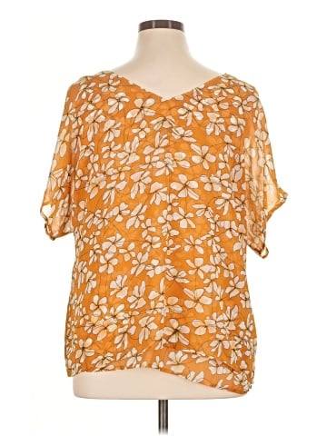 CAbi Short Sleeve Blouse (view 2)
