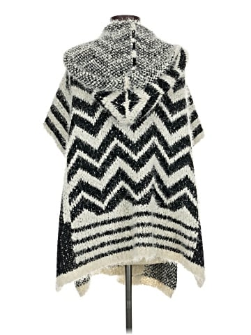 Modena Poncho (view 2)