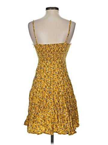 Old Navy Casual Dress (view 2)