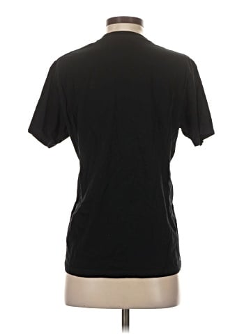 Uniqlo Short Sleeve T-Shirt (view 2)