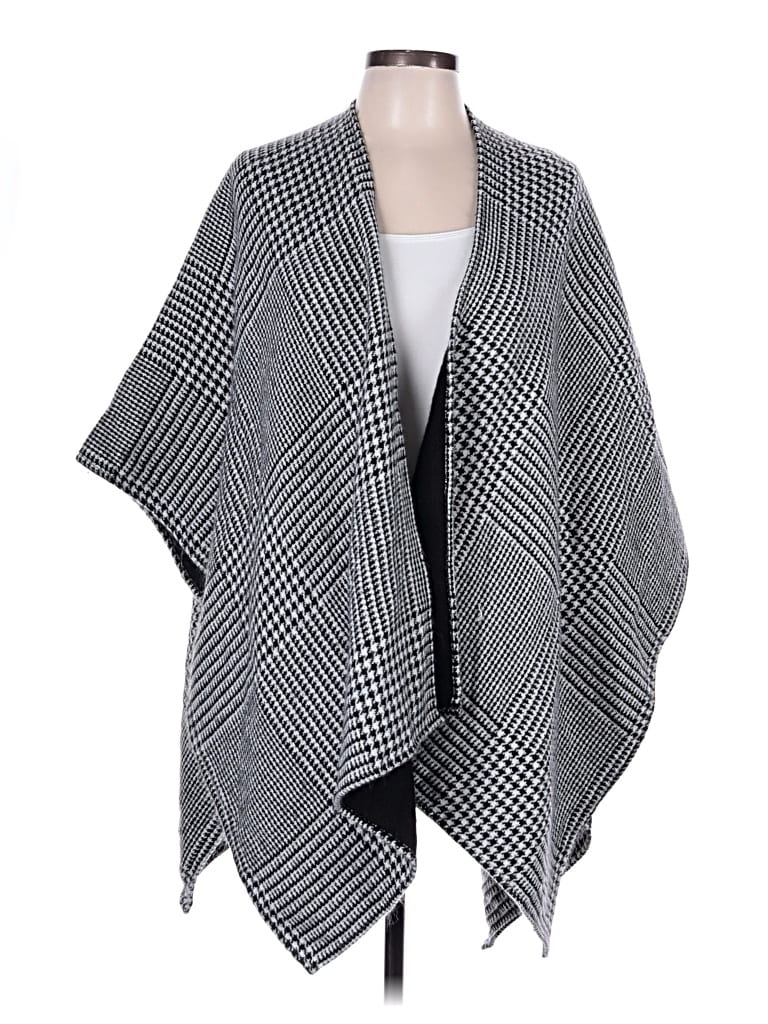 Click to view more detailed imagery on our partner's website Pre-owned Apt. 9 Poncho In Gray