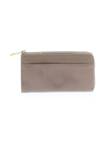 Margot Wallet (view 1)