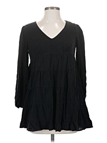 Urban Outfitters Casual Dress (view 1)