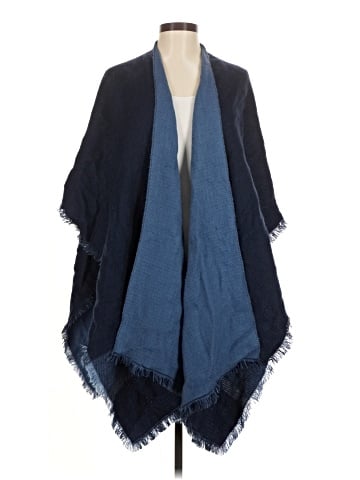 Woolrich Poncho (view 1)