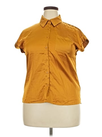 Hem & Thread Short Sleeve Button-Down Shirt (view 1)