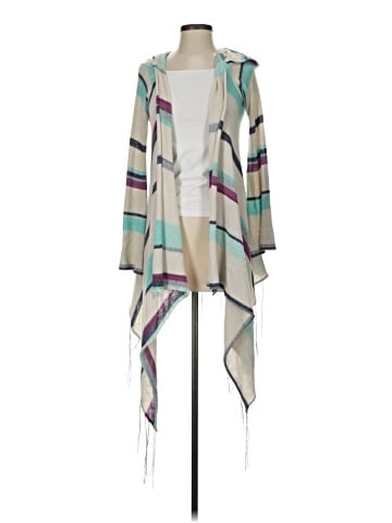 Goddis Poncho (view 1)