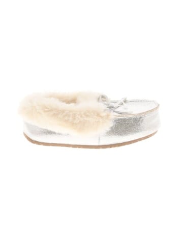 Unbranded Flats (view 1)
