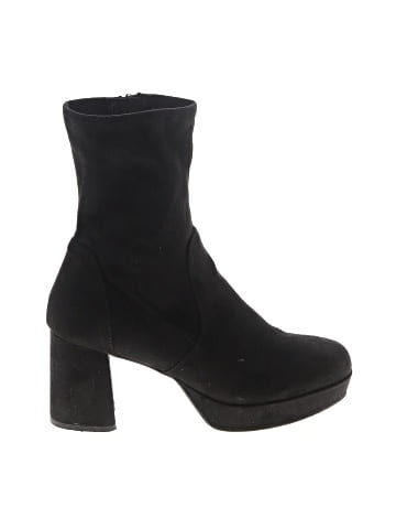 Kenneth Cole REACTION Ankle Boots (view 1)