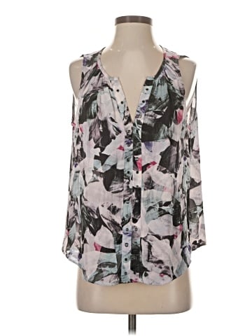 Jennifer Lopez Sleeveless Blouse (view 1)