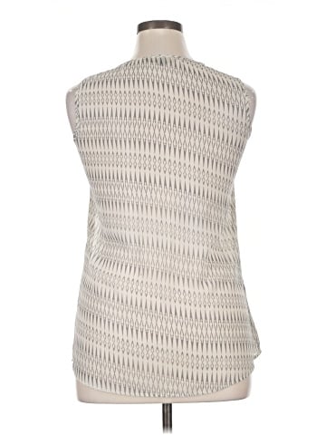 And Sleeveless Blouse (view 2)