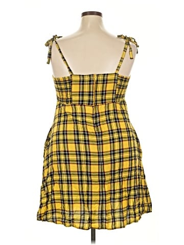 Hot Topic Casual Dress (view 2)