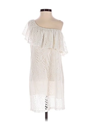 LeyenDecker Sleeveless Top (view 1)