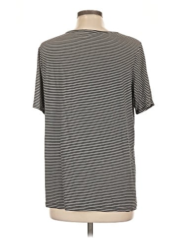 Old Navy Short Sleeve T-Shirt (view 2)