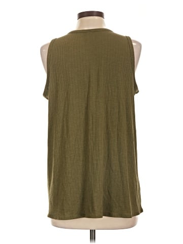 Old Navy Sleeveless T-Shirt (view 2)