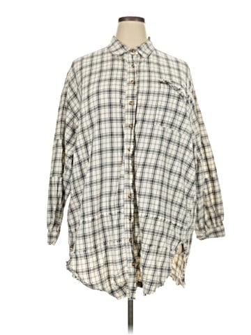 Easel 3/4 Sleeve Button-Down Shirt (view 1)