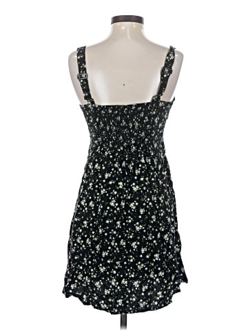 Old Navy Casual Dress (view 2)