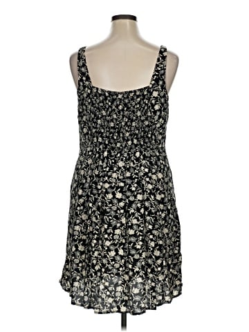 Old Navy Casual Dress (view 2)
