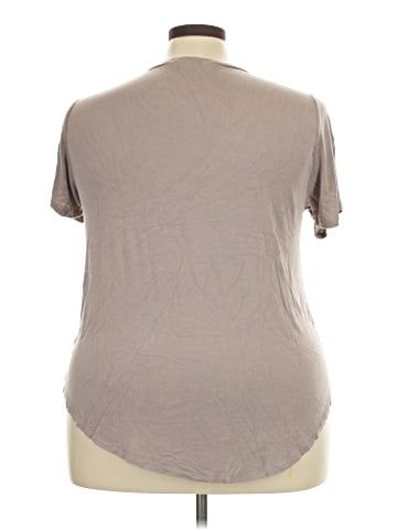 Charlotte Russe Short Sleeve T-Shirt (view 2)