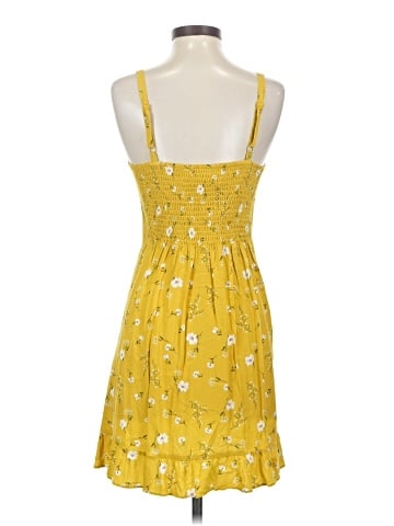 Old Navy Casual Dress (view 2)