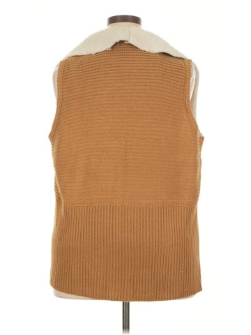 Signature Studio Faux Fur Vest (view 2)