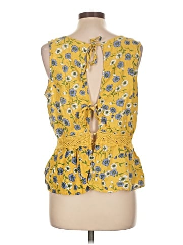 Cupcakes & Cashmere Sleeveless Blouse (view 2)