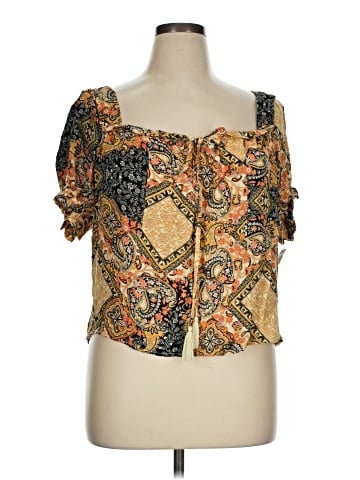 Cupcakes & Cashmere Short Sleeve Blouse (view 1)