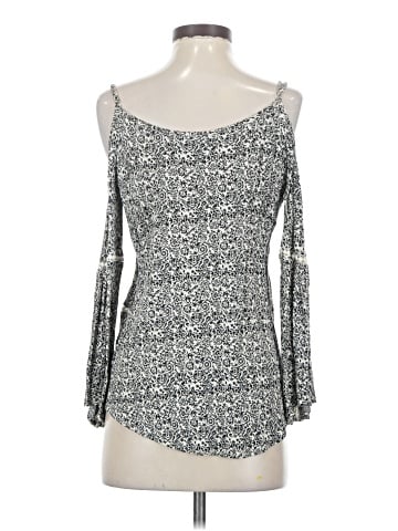 Maurices 3/4 Sleeve T-Shirt (view 2)