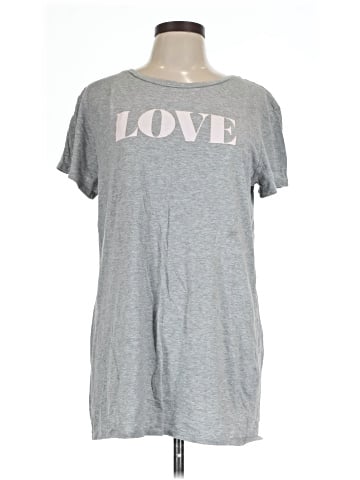 Victoria's Secret Short Sleeve T-Shirt (view 1)