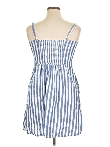 Old Navy Casual Dress (view 2)