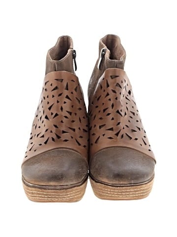 Antelope Ankle Boots (view 2)