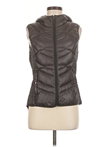 B by Bernardo Vest (view 1)