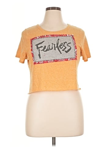Charlotte Russe Short Sleeve T-Shirt (view 1)