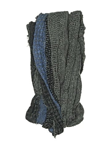 Claire's Scarf (view 2)