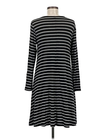 Old Navy Casual Dress (view 2)