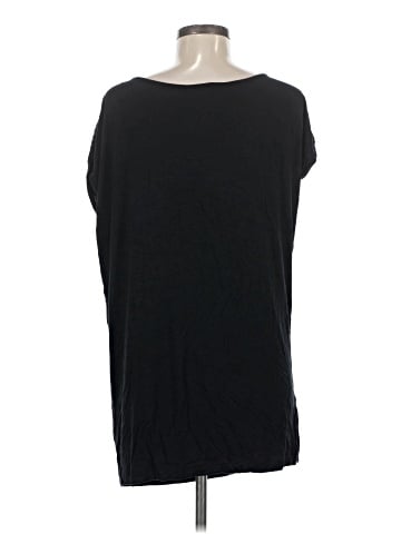 Yansi Fugel Short Sleeve T-Shirt (view 2)
