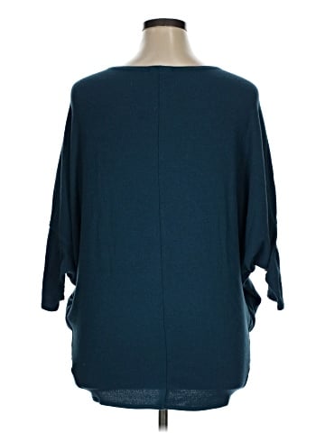 Jolie 3/4 Sleeve Top (view 2)