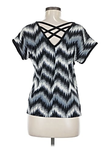 Maurices Short Sleeve T-Shirt (view 2)