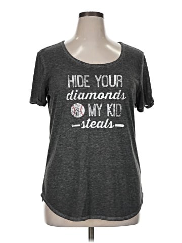 Maurices Short Sleeve T-Shirt (view 1)