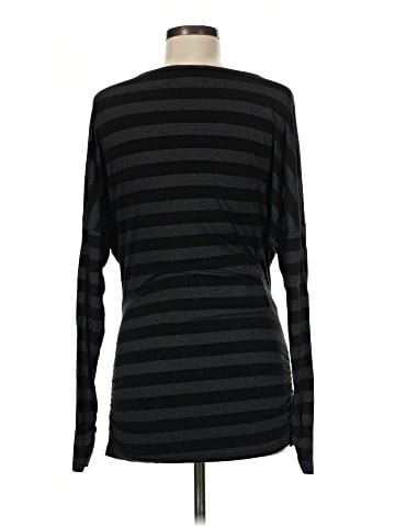 Liz Lange Maternity Long Sleeve T-Shirt (view 2)